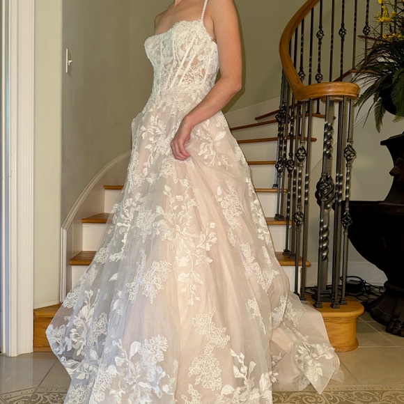 Madison James Fletcher wedding dress - Picture 3 of 9